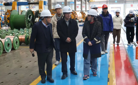 省部屬企事業工會主席葉龍茂、物產集團工會主席韓璐一行赴中大元通電纜開展“兩節”送溫暖慰問活動